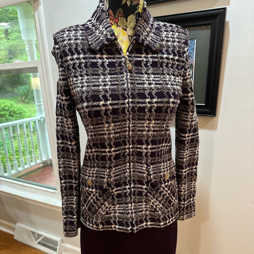 CLEARANCE -- Beautiful and Classy St John’s Knits Skirt Suit